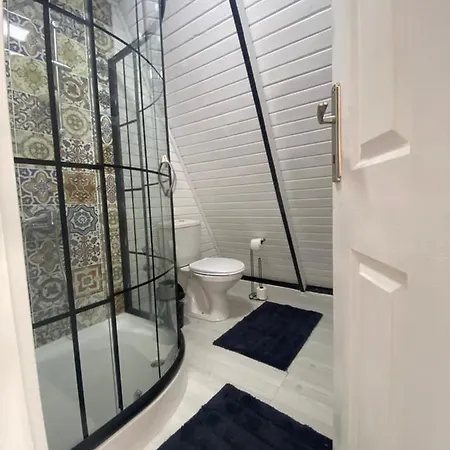 بيت للعطل White Bungalov سبانجا