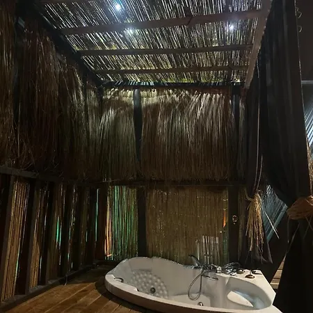 White Bungalov بيت للعطل *